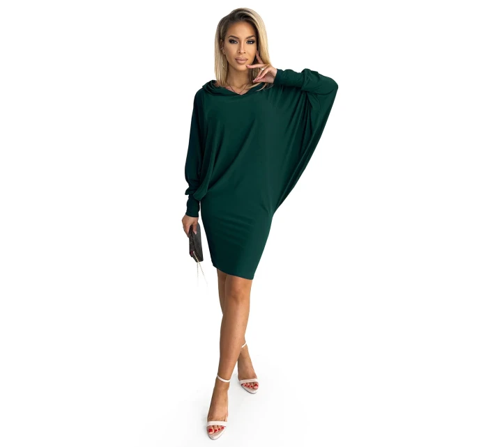 Dámske netopierie šaty vo fľaškovo zelenej farbe s kapucňou 400-1