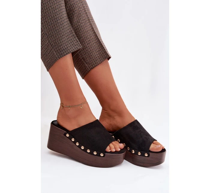 Dámské nazouváky na platformě se zlatými přezkami Eko semiš Černé Helivina Dámské nazouváky na platformě se zlatými přezkami Eko semiš Černé Helivina