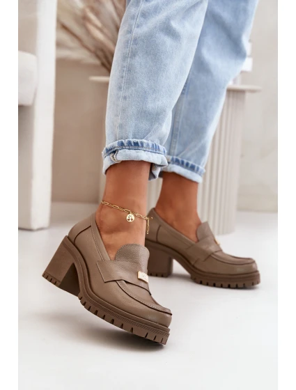 model 21669255 Elegantní dámské polobotky na podpatku z pravé kůže tmavě béžové - Zazoo model 21669255 Elegantní dámské polobotky na podpatku z pravé kůže tmavě béžové - Zazoo