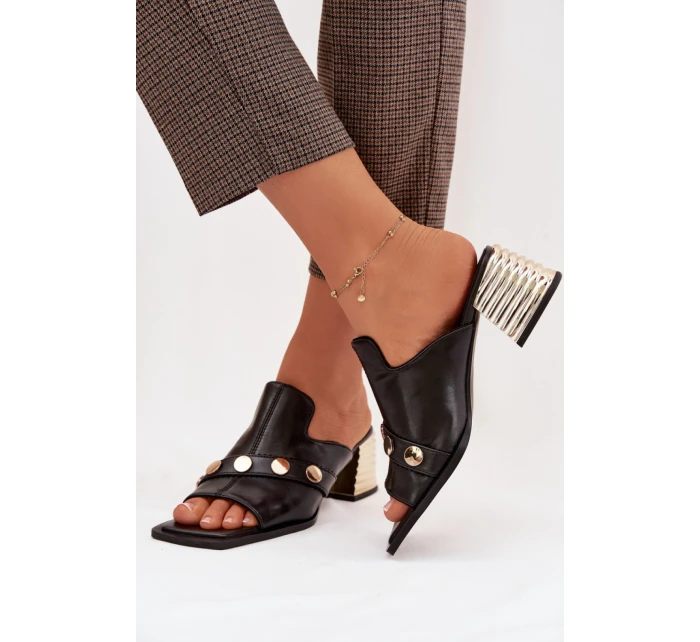 Papuče model 225350 Krok vo veľkom štýle