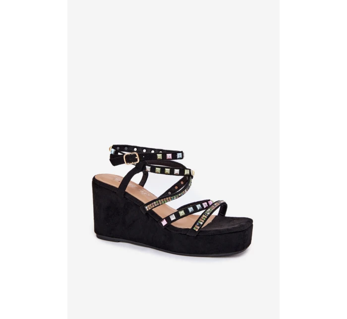 Dámské Sandály Na Klínu Se Na Černé model 21702805 - Boto Dámské Sandály Na Klínu Se Na Černé model 21702805 - Boto