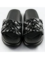 Černé dámské pantofle se páskem model 17349554 Černé dámské pantofle se páskem model 17349554