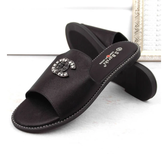 Pohodlné žabky se zirkony W model 20118126 černá - S.Barski