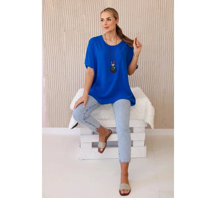 Oversized halenka s přívěskem chrpově modrá