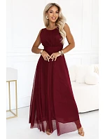 dlouhé maxi šaty s tylem a kulatým výstřihem – vínová model 22278796 - numoco basic dlouhé maxi šaty s tylem a kulatým výstřihem – vínová model 22278796 - numoco basic