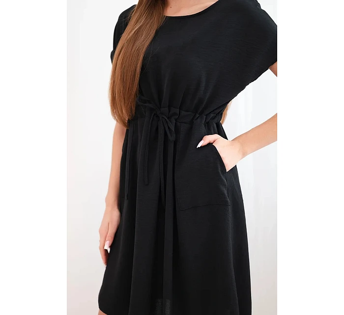 Dámske šaty s krátkym rukávom a viazaním v páse čierne