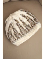 Dámská zimní čepice z vlny s krystaly model 21750404 grafitová - K-Fashion Dámská zimní čepice z vlny s krystaly model 21750404 grafitová - K-Fashion