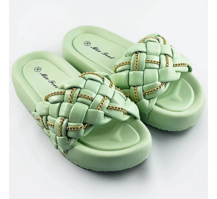 Zelené dámske šľapky so zapleteným pásikom a retiazkou (AE120) Zelené dámske šľapky so zapleteným pásikom a retiazkou (AE120)