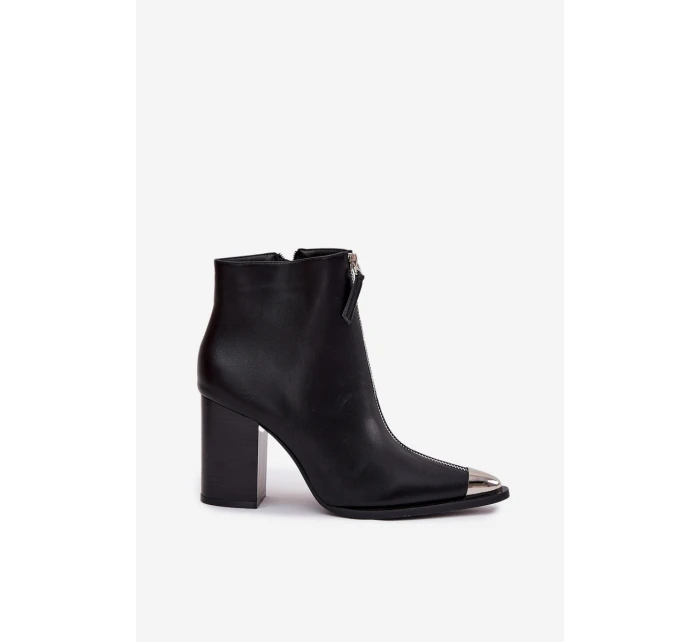 Botki Damskie Na Słupku Z Ozdobnym Zamkiem Czarne Wiviane