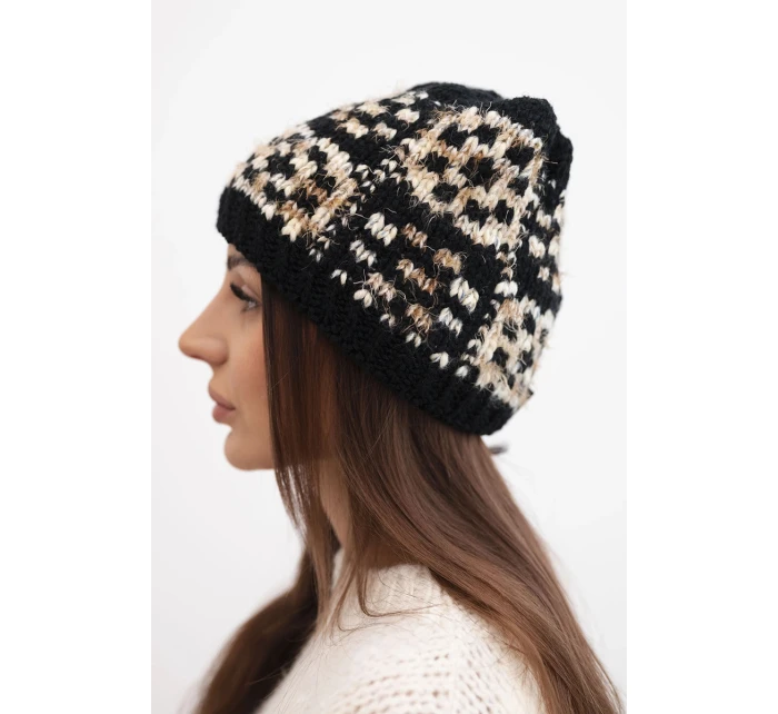 Dámska zimná čiapka s farebným vláknom a hrubým okrajom K355 black+beige