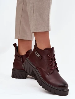 Nízké zateplené dámské kotníkové boty na klínku s ozdobným páskem bordó model 21712788 - Boto