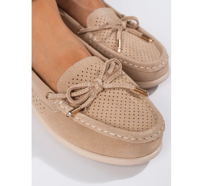 Vynikajúce hnedé dámske mokasíny bez podpätku Vynikajúce hnedé dámske mokasíny bez podpätku