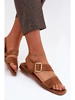 Dámské sandály na nízkém podpatku se zlatou sponou Camel model 22125663 - Boto