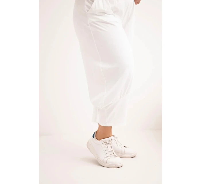 Dámske plus veľkosť nohavice s nízkym sedom a elastickým pásom biela