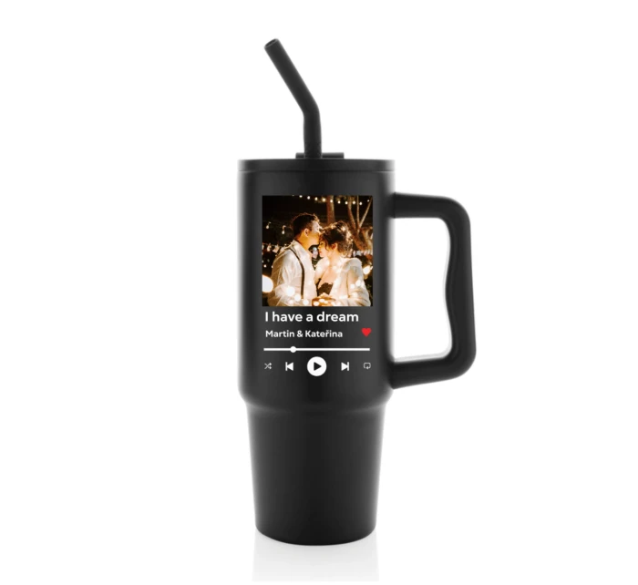 Cestovní termoska s barevným víčkem s vlastním odkazem na oblíbenou písničku Cestovní termoska s barevným víčkem s vlastním odkazem na oblíbenou písničku