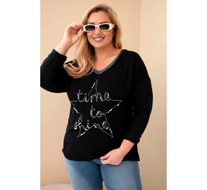 Dámska blúzka nadmernej veľkosti s nápismi a perlami čierna
