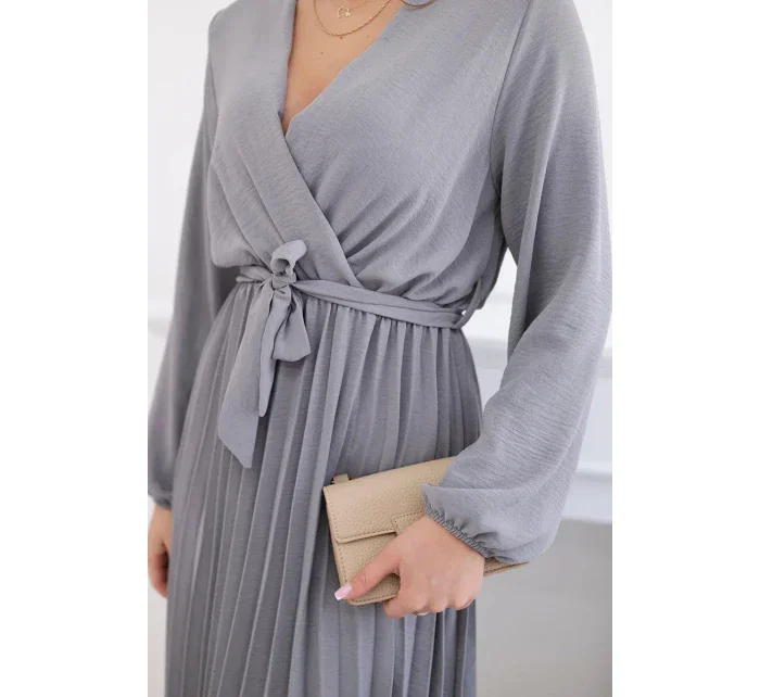 Šaty s viazaným plisovaným lemom sivé