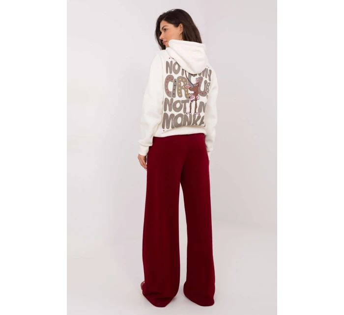 Tepláky model 218253 Relevantnosť