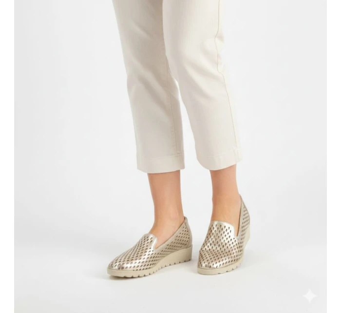 Dámská zlatá prolamovaná obuv model 22021842 - JEZZI