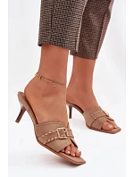 Žabky na podpätku model 225373 Krok vo veľkom štýle