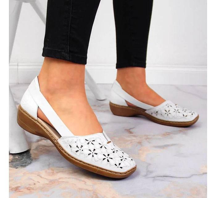 W bílá kožená polobotka model 22050397 - Rieker