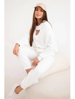 Dámska súprava motýľov s výrezom v tvare srdca ecru