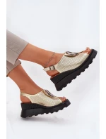 Skórzane Sandały Damskie Na Koturnie Z Ozdobą Artiker 56C0109 Złote Skórzane Sandały Damskie Na Koturnie Z Ozdobą Artiker 56C0109 Złote