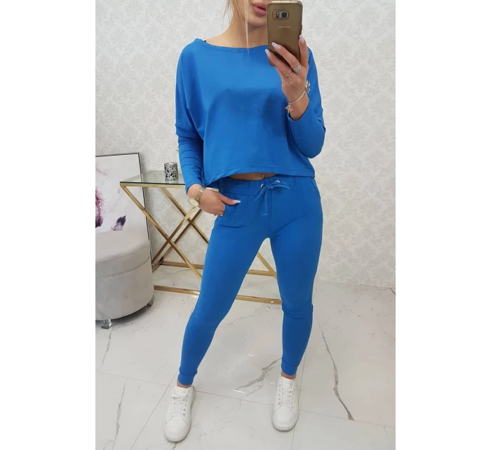 Souprava s oversize halenkou chrpově modré barvy Souprava s oversize halenkou chrpově modré barvy