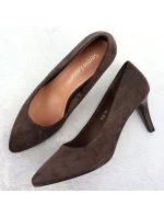 Dámské čokoládové semišové lodičky na jehlovém podpatku Sergio model 21906220 - LEONE