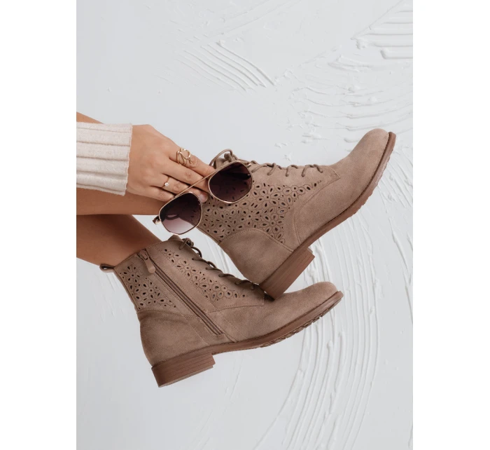 Dámské béžové ažurové kozačky Dstreet model 21992055 - FashionStreet Dámské béžové ažurové kozačky Dstreet model 21992055 - FashionStreet