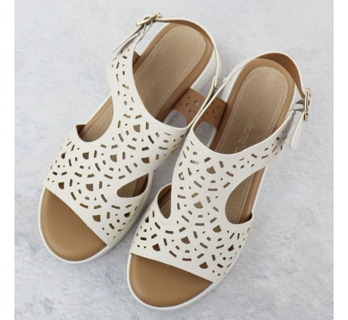 Dámské krémové ažurové sandály Sergio model 21905046 - LEONE
