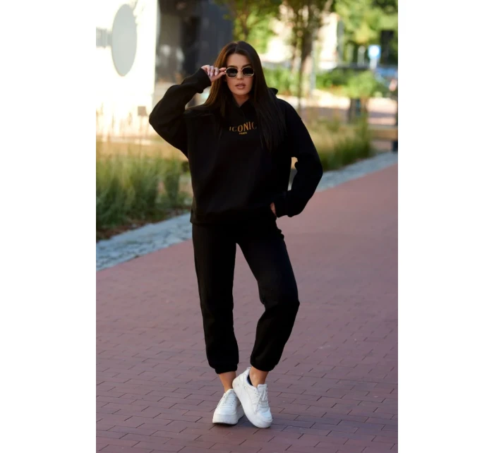 Izolovaná bavlnená súprava, mikina s vyšívacími + nohavicami čierny Izolovaná bavlnená súprava, mikina s vyšívacími + nohavicami čierny