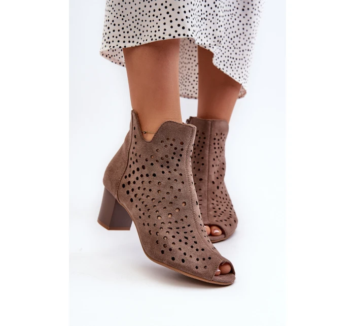 Dámské Botky Z Semiše Na Podpatku S Hnědé model 21658524 - Boto Dámské Botky Z Semiše Na Podpatku S Hnědé model 21658524 - Boto