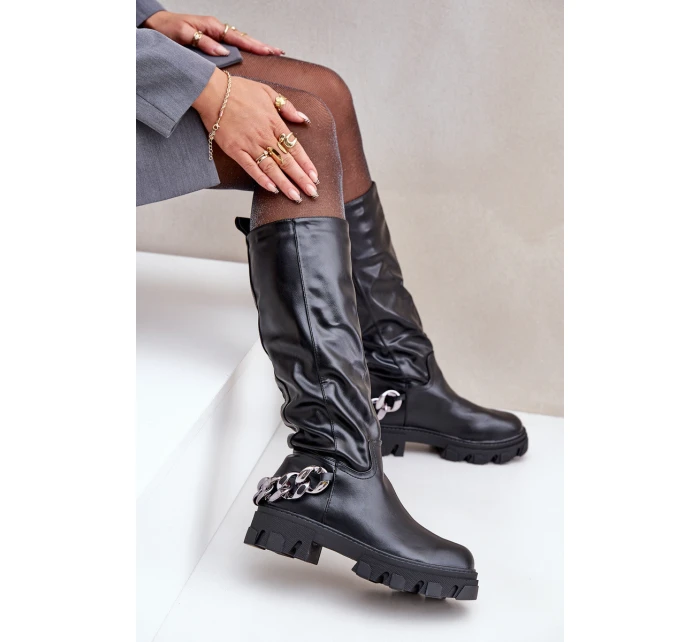 Kozaki Na Płaskim Obcasie Z Łańcuchem Czarne Nauricette