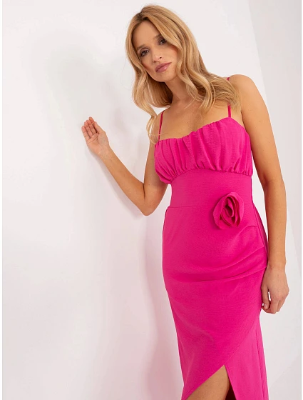 Dámské koktejlové šaty ve fuchsijové barvě s rozparkem model 20201878 - Factory Price