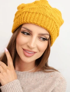 Dámska zimná vlnená čiapka s ozdobným úpletom K451 horčicová