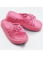 Růžové dámské pantofle s podrážkou model 17352328 - Mix Feel