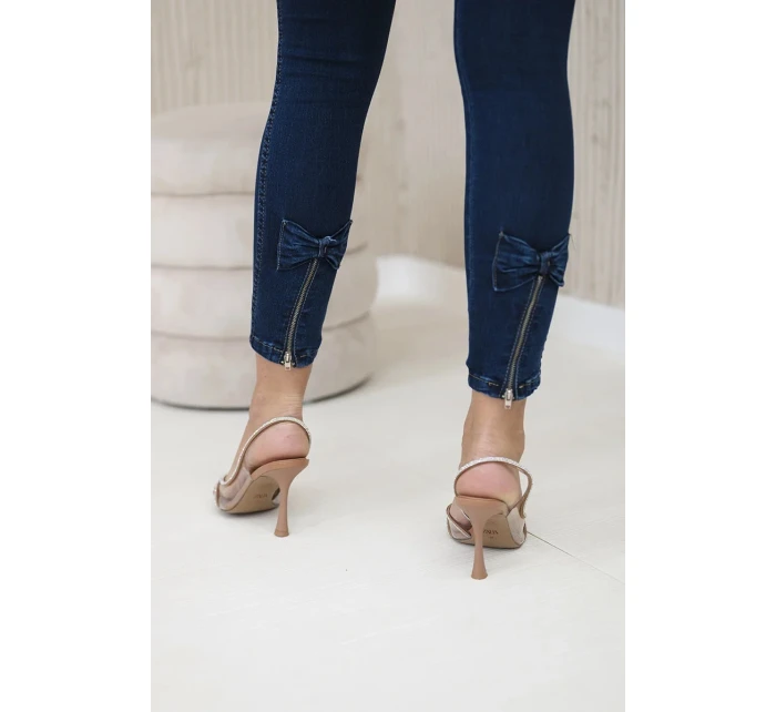 Tmavé džínsové nohavice s mašľou Tmavé džínsové nohavice s mašľou