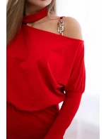 Šaty se zdobením na ramenou červené Šaty se zdobením na ramenou červené