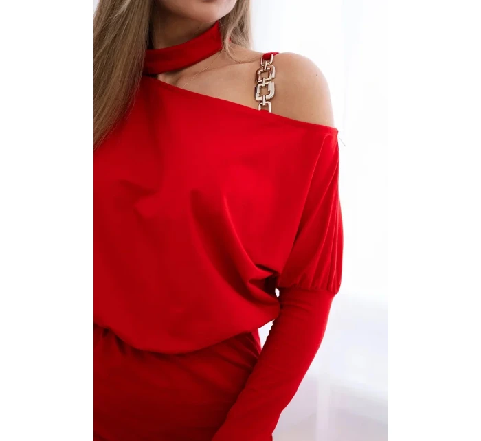 Šaty se zdobením na ramenou červené Šaty se zdobením na ramenou červené