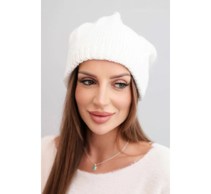 Dámska zimná čiapka s ušami a rebrovaným vzorom K440 biela Dámska zimná čiapka s ušami a rebrovaným vzorom K440 biela
