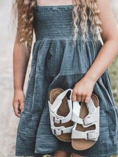 Dětské sandálky na korkové platformě se suchým zipem šedé model 21663977 - Boto