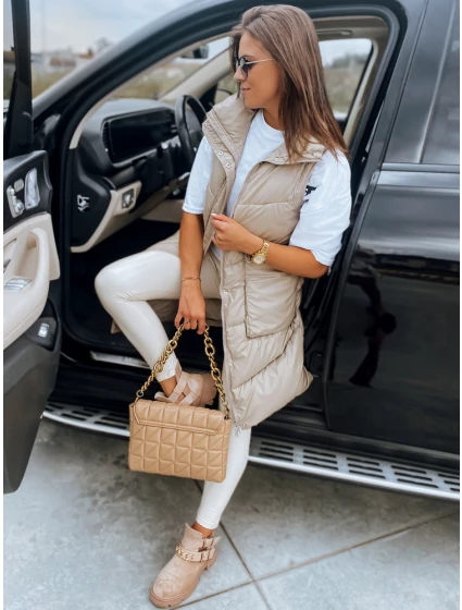 Dámská prošívaná vesta béžová Dstreet model 21965438 - FashionStreet Dámská prošívaná vesta béžová Dstreet model 21965438 - FashionStreet