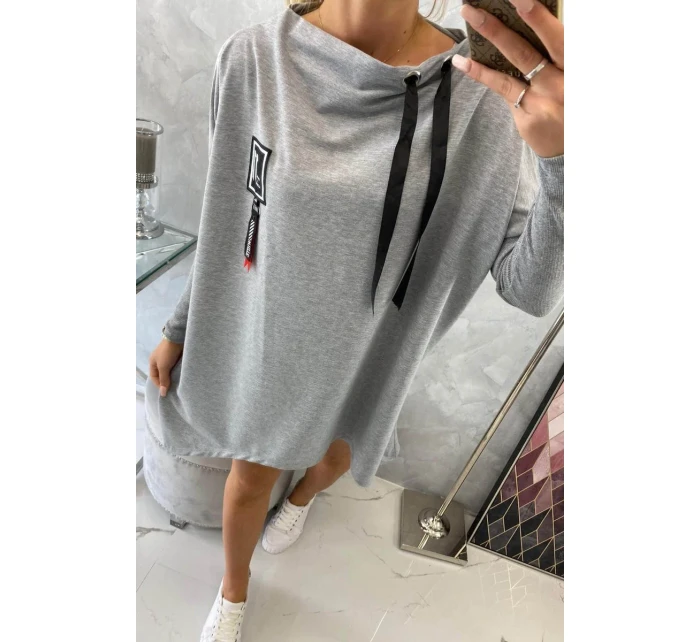 Oversize mikina s asymetrickými bokmi šedá