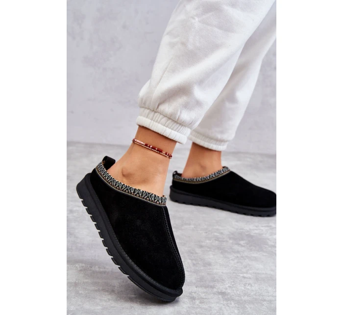 Dámské semišové pantofle s kožíškem černá model 21607416 - Boto