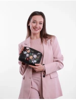 Dámska kabelka Vuch Coalie Flowers Black Dámska kabelka Vuch Coalie Flowers Black