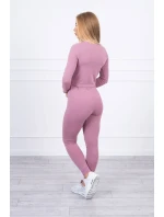 Sada so záhybom na blúzke tmavo ružová