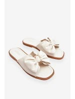 Dámské kožené pantofle s mašlí Bílé model 21616482 - EVENTO