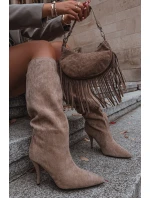 Nafukovací dámské kozačky na podpatku z eko semiše béžové model 21715329 - Boto