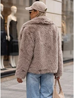 Krátka dámska kožušinová bunda so širokým golierom, béžová, FashionStreet TY5905 Krátka dámska kožušinová bunda so širokým golierom, béžová, FashionStreet TY5905